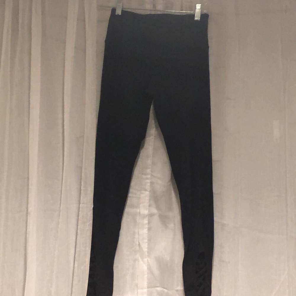 Super cute black leggings
